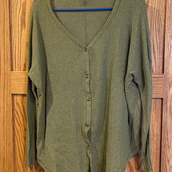 Women’s Green Button Down Top Medium - Picture 3 of 5